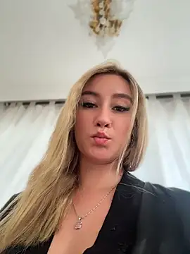 MaryDeniro live cam on StripChat