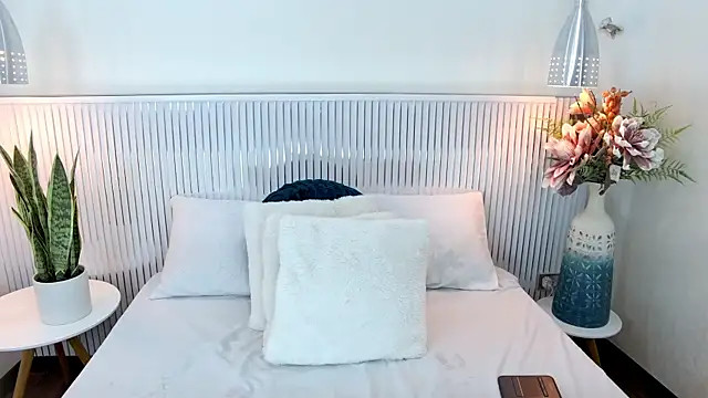 GabyJones_ webcam