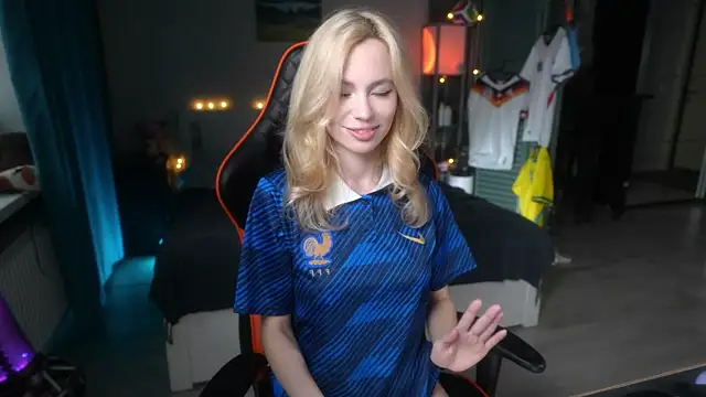 xkuxie live cam on StripChat
