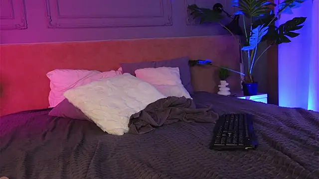 Liv_Fay webcam