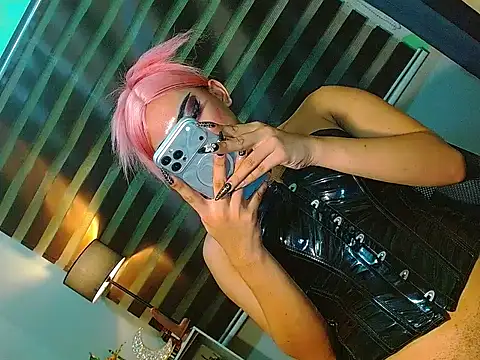 HOLLYWOOD_QUEEN_88 webcam