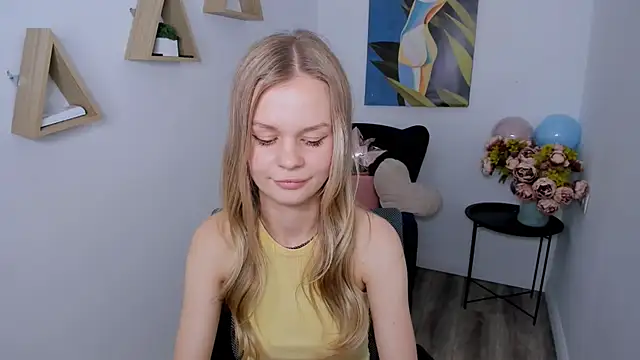 MidnighteAura webcam