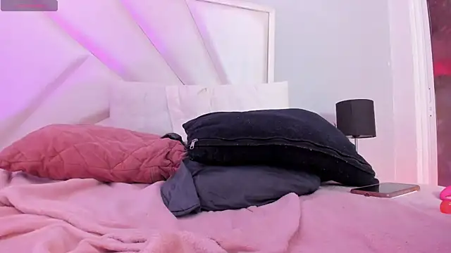 MiluVegaa_ webcam