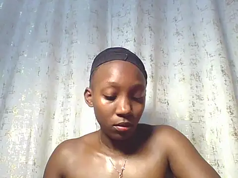 Golden_allure webcam