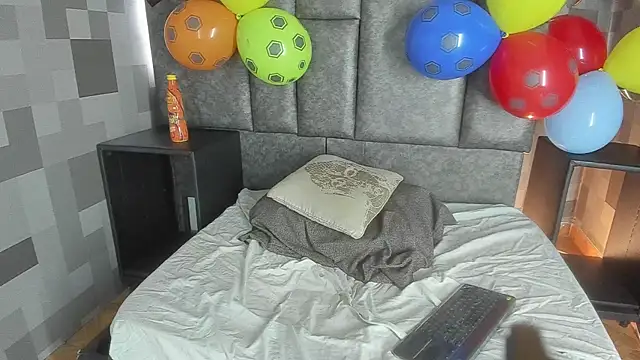 Noemy_Foxxx webcam