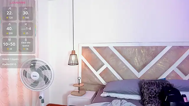 ZiaCalifa webcam