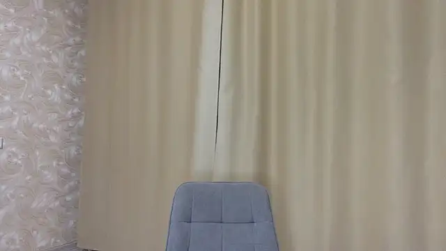 TanaDeschaine webcam