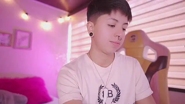 tommy_blue webcam