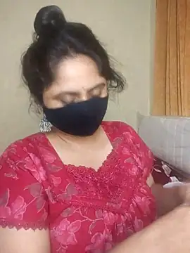 Sravvi499 webcam