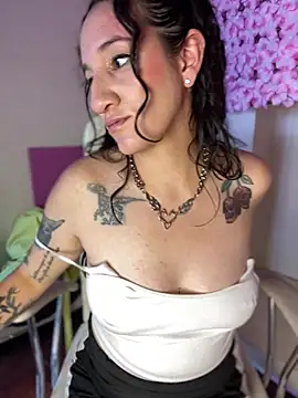 SofiaBrown_Pink webcam