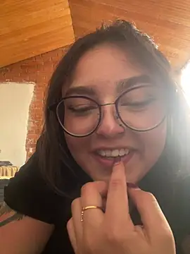 Aly_96 webcam