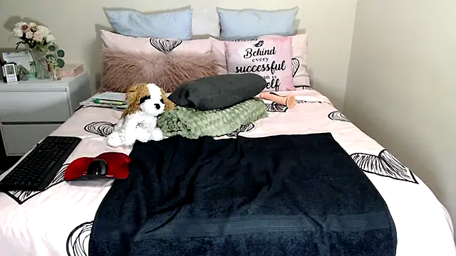 FitSelina66 webcam