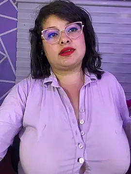 MiiaaJoness live cam on StripChat