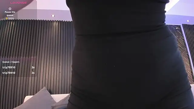 Ivaannaa_ live cam on StripChat