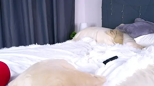 NelleMihalko webcam