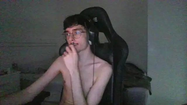 gabrielNovin17cm live cam on StripChat