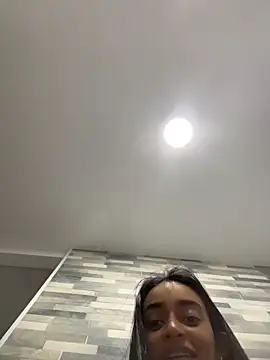 leilani_X webcam