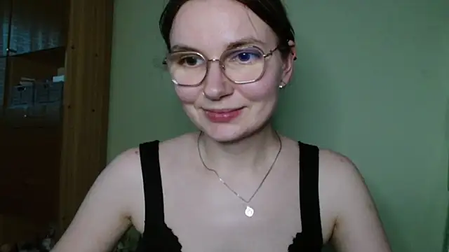 LooveELLYx live cam on StripChat
