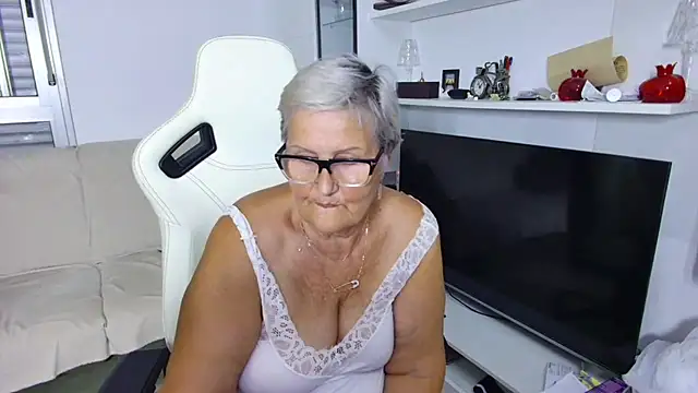 Selenna57 live cam on StripChat