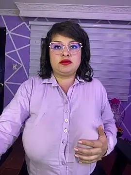 MiiaaJoness webcam