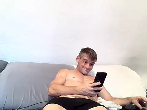 Cambitchboy live cam on StripChat