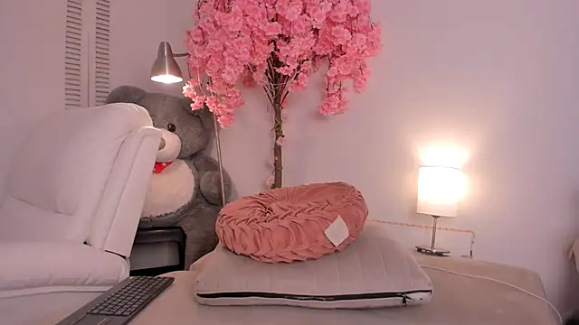 kitty_miaa live cam on StripChat