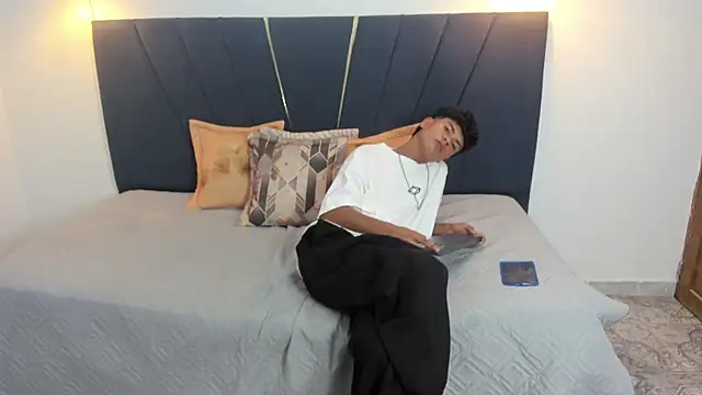 jacob_cum23 live cam on StripChat