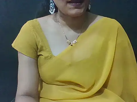 Thilothama_Vaishu live cam on StripChat
