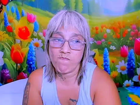 indianroxy webcam