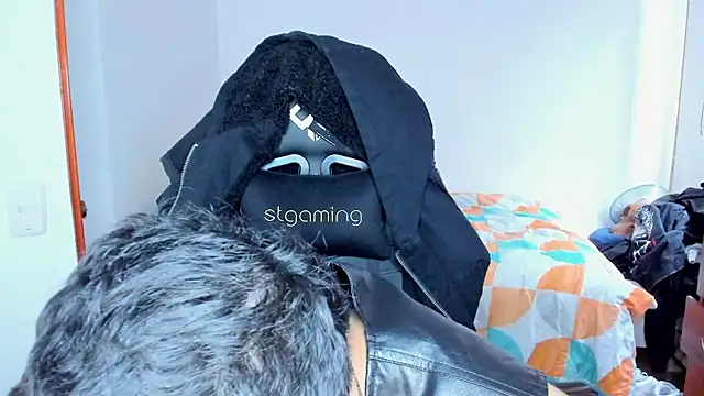 Tommy_Bred live cam on StripChat
