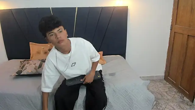 jacob_cum23 webcam