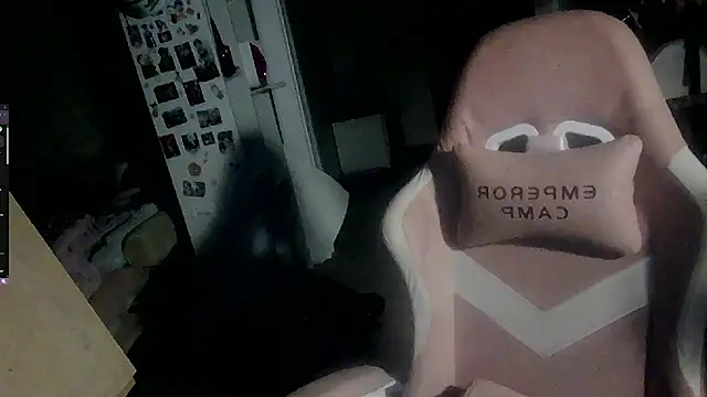Green_angel live cam on StripChat
