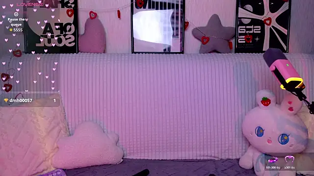 KittiMissi live cam on StripChat