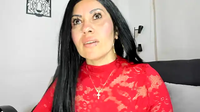 Tania_mature live cam on StripChat
