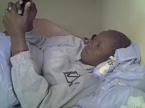 GoldenEbony1 webcam