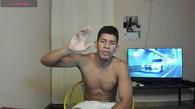 antonio_aguilarx live cam on StripChat