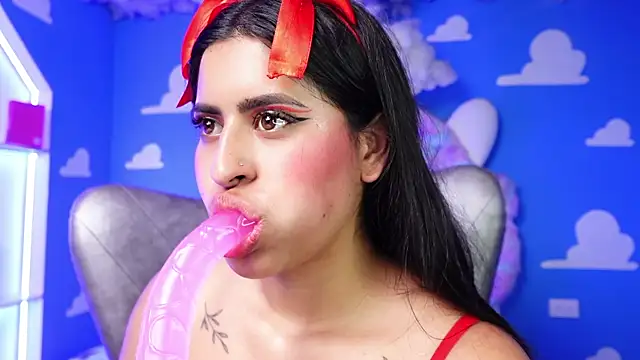miss___anya live cam on StripChat
