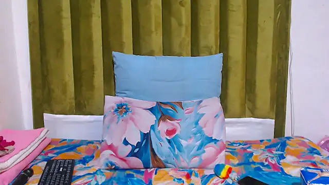 BigbootyNickyx webcam