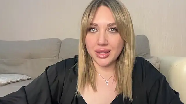 VickyLove047 live cam on StripChat