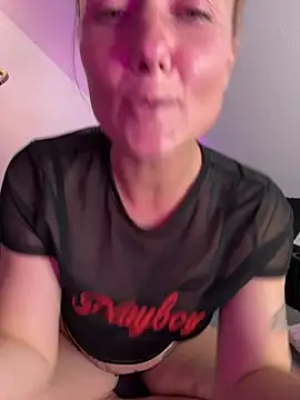 SpicyKylieFoxx webcam