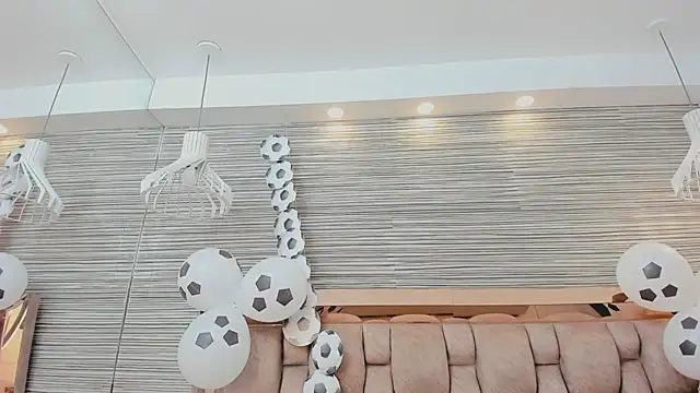 ikia_lopez_ webcam