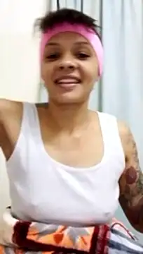 Pia228 live cam on StripChat