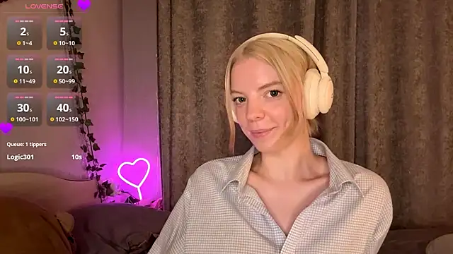 Marry_Sornatiko live cam on StripChat