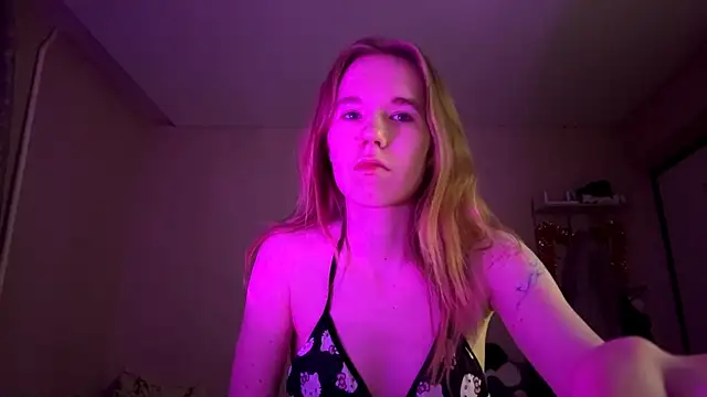 LeomaJee webcam