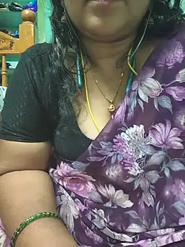 Tamil-kaviya98 live cam on StripChat