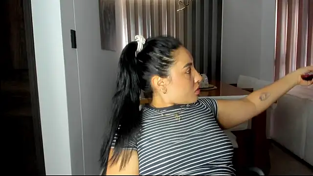 AnushaKumari live cam on StripChat