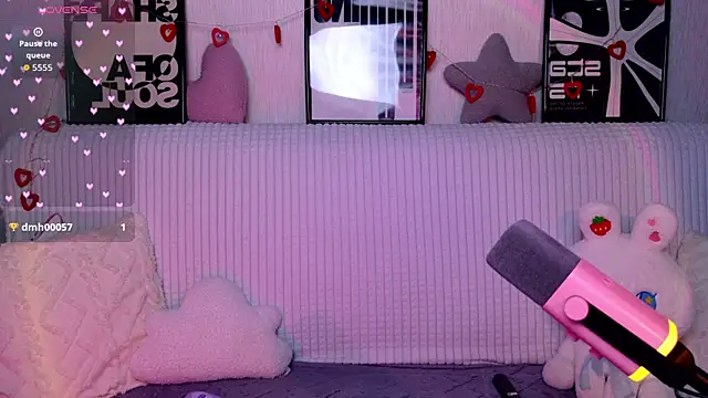 KittiMissi live cam on StripChat