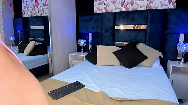 LolaGray__ live cam on StripChat