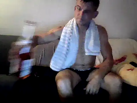 Cambitchboy live cam on StripChat