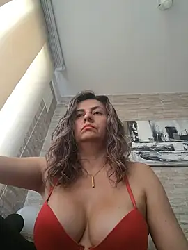 Latiinvenushot live cam on StripChat